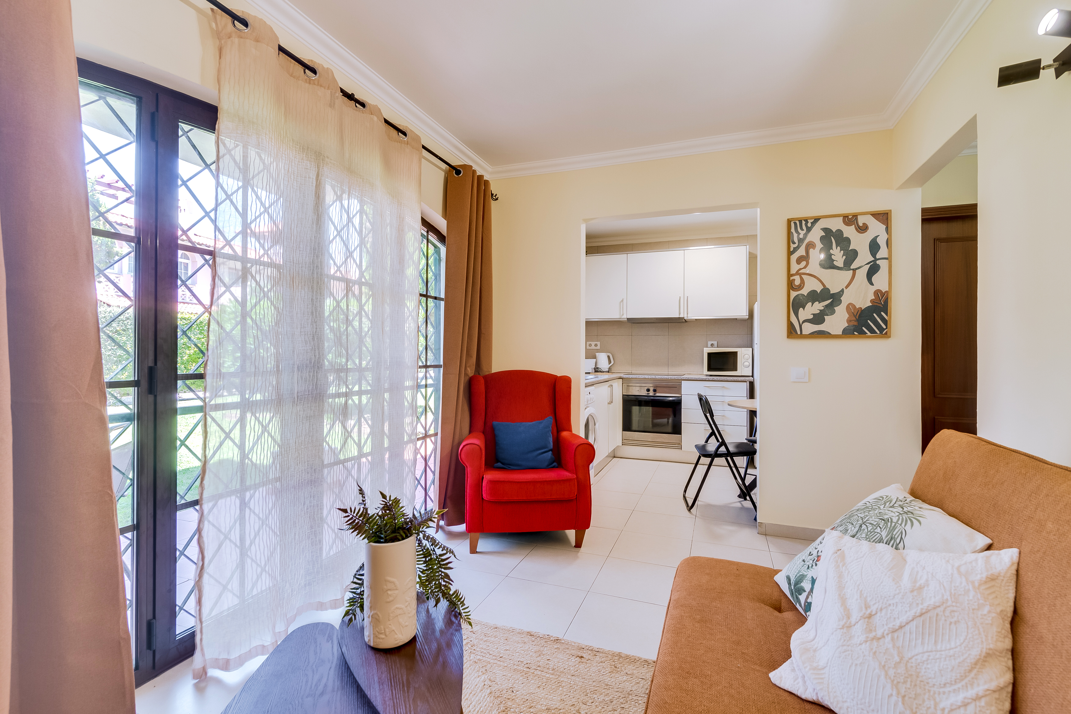 T1 Old Village Vilamoura Gardens — bright living room
